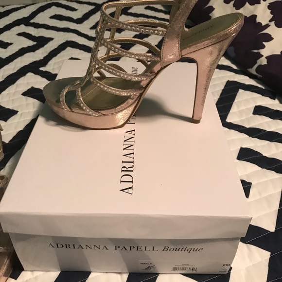 ADRIANNA PAPELL platform heel gold sandals - Picture 5 of 8